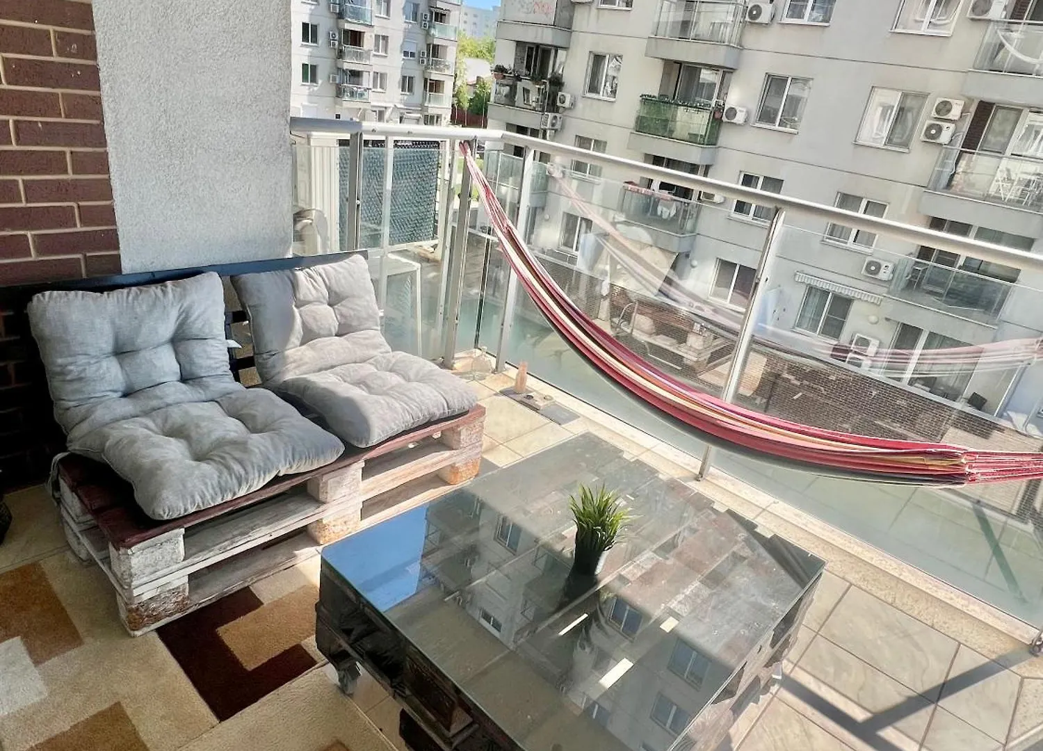 White Bliss - 1Br Apartment With Balcony And Parking Boekarest